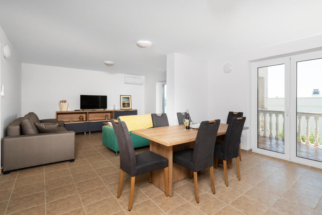 Rimagis Apartments Zaboric Eksteriør bilde